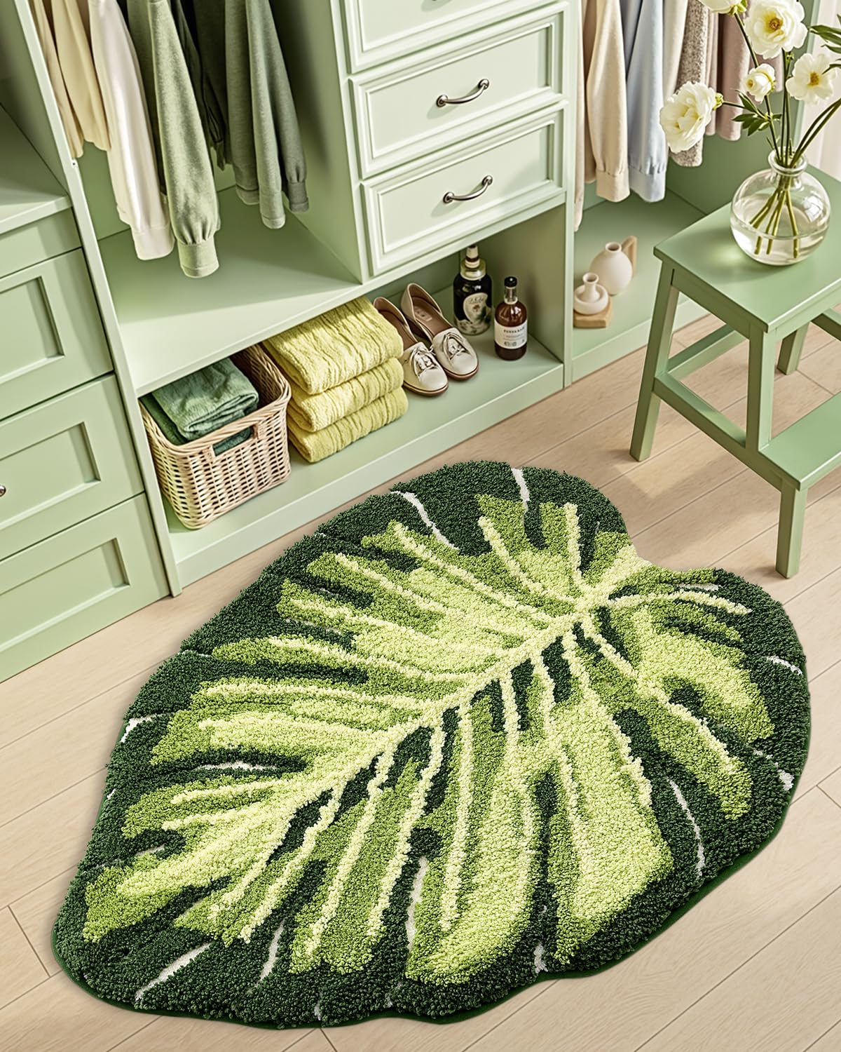 DEXI Monstera leaf rug non-slip back detail emphasizes safety on dry floors.