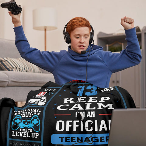 Dfaqehk official teenager gift blanket showcases vibrant graphics for a memorable present.