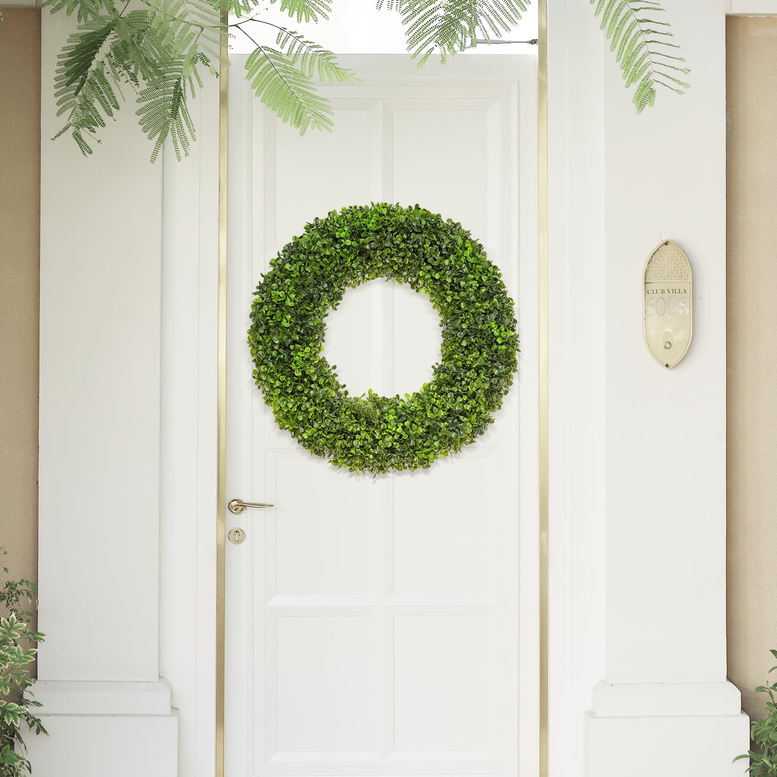 DFRREN foldable boxwood wreath stores flat for easy shipping and storage.