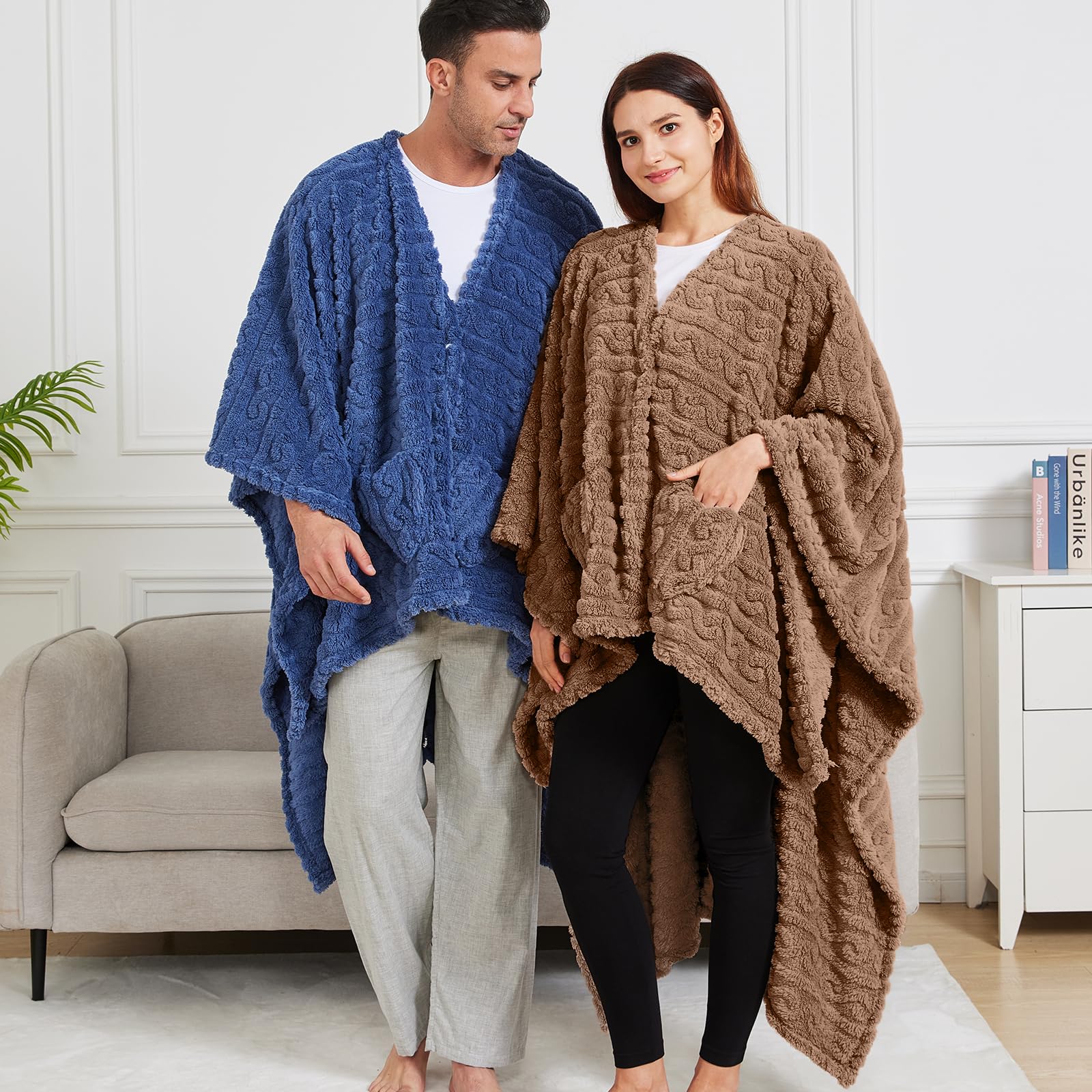 Dgsfmi wearable blanket poncho pocket detail showing convenient pockets for snacks and remotes