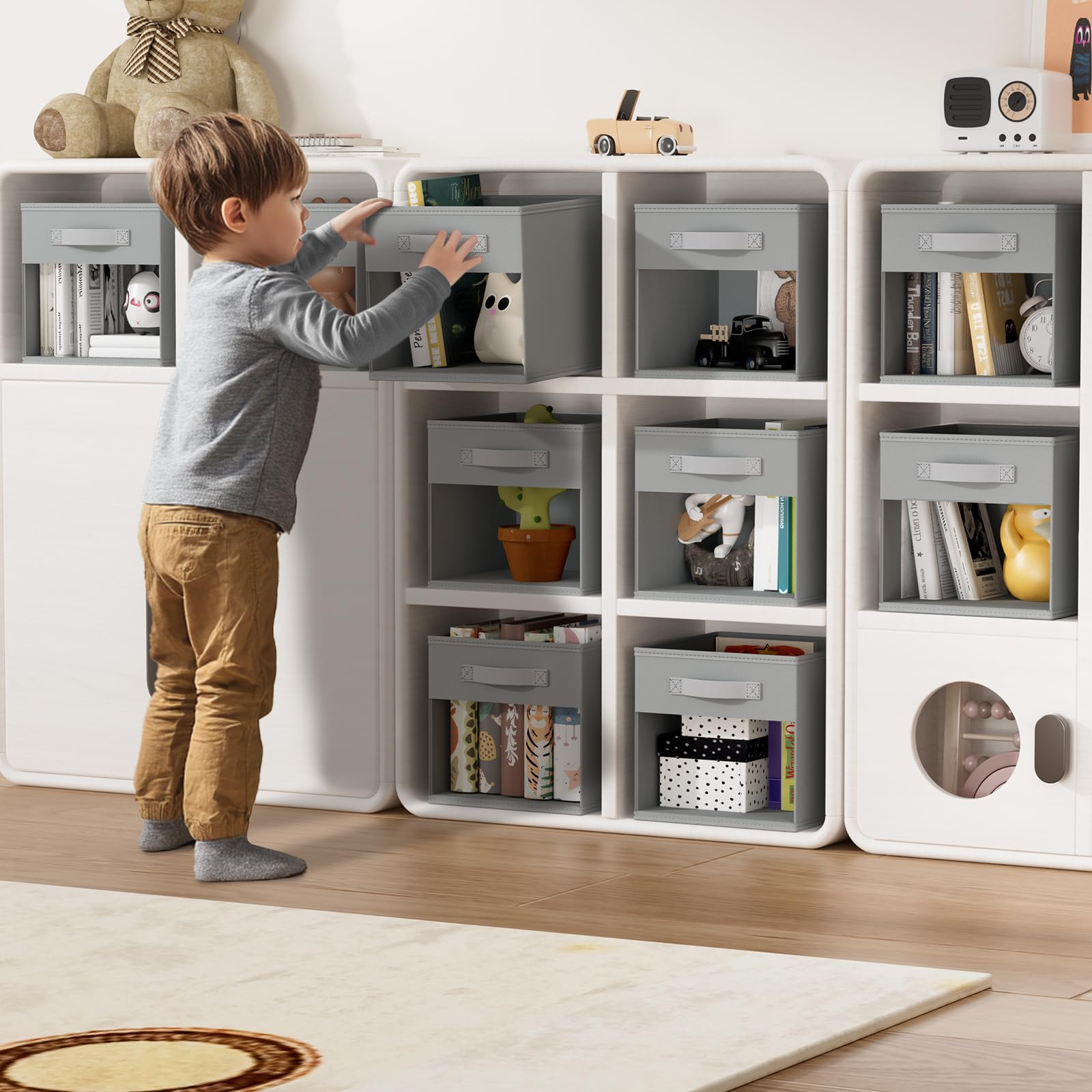 DIMJ foldable bottom board enables easy compact storage when not in use.