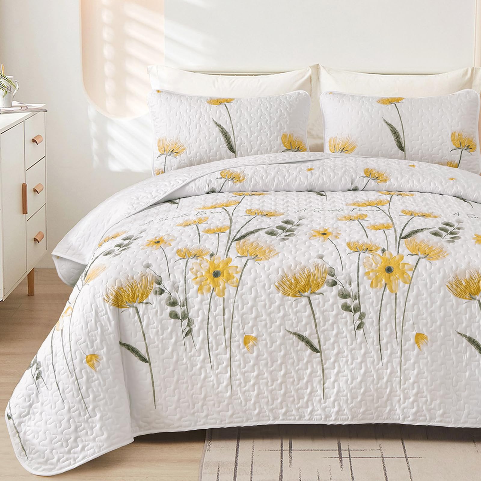 Dinjoy queen floral quilt with yellow flowers for soft, breathable comfort.