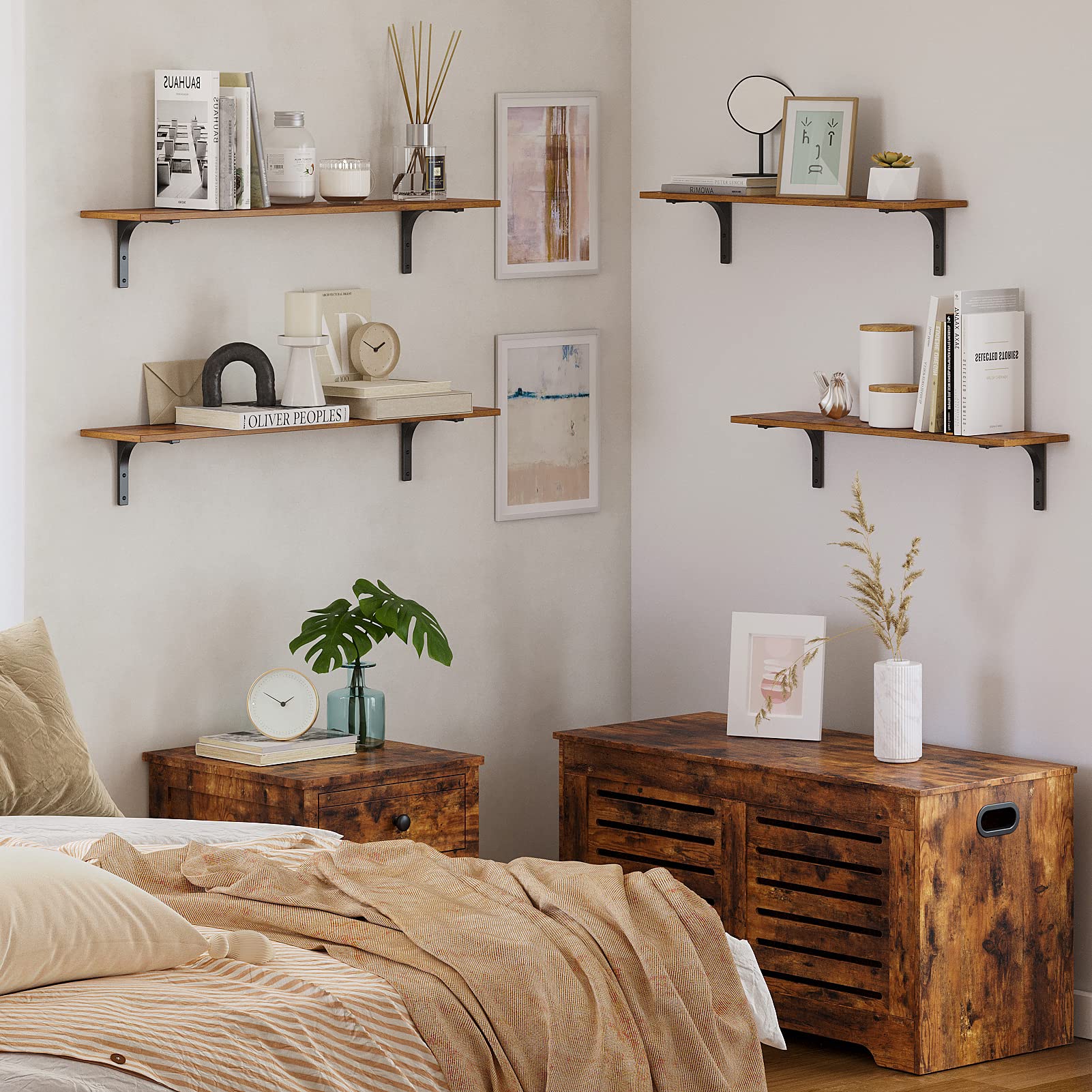 DINZI LVJ cat-friendly shelves create a cozy play and perching area.