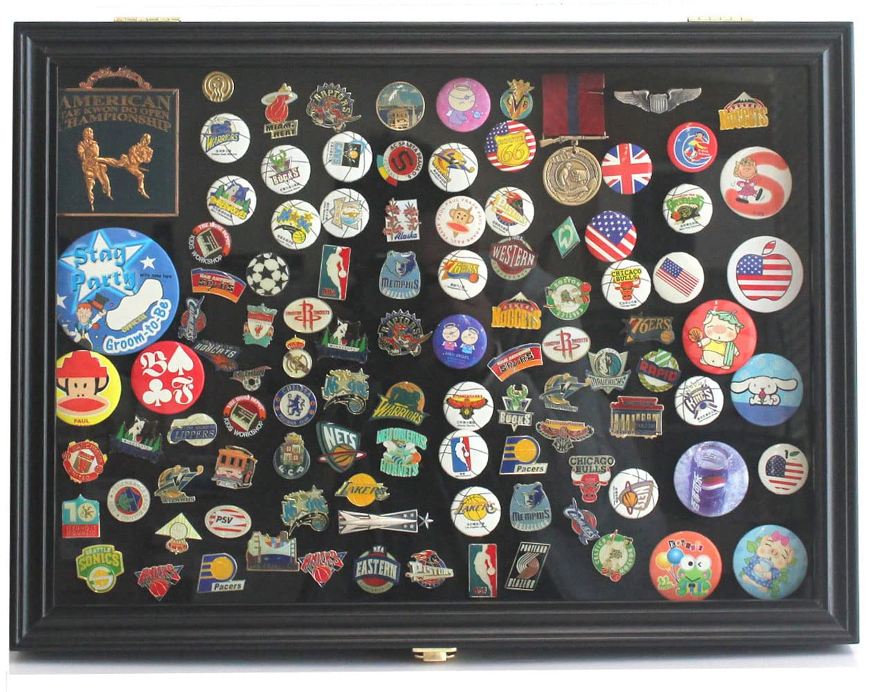 DisplayGifts large pin display case includes back brackets for quick, tool-free installation.