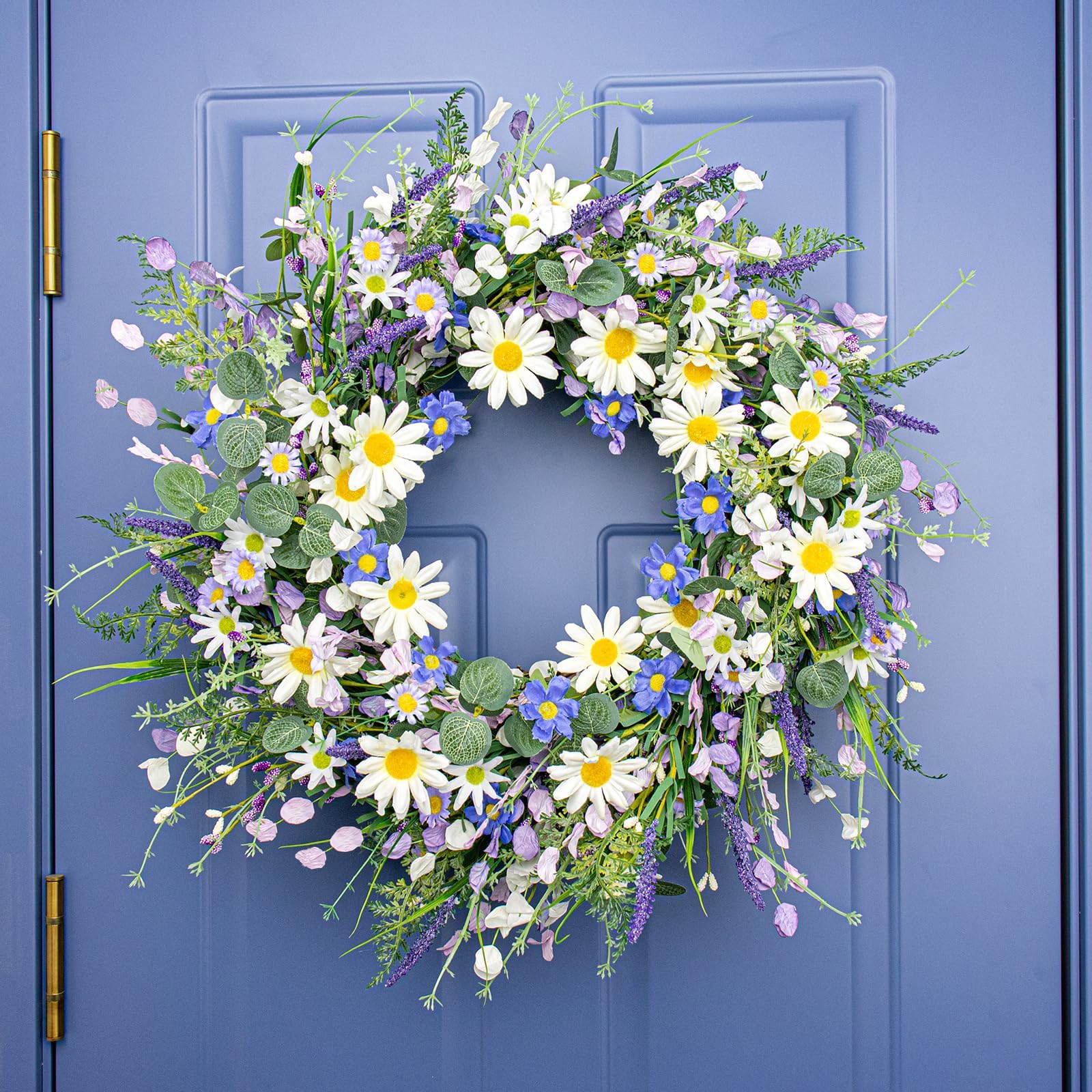 DIYFLORU blue-daisy-lavender wreath highlights lavender accents for cottage style.