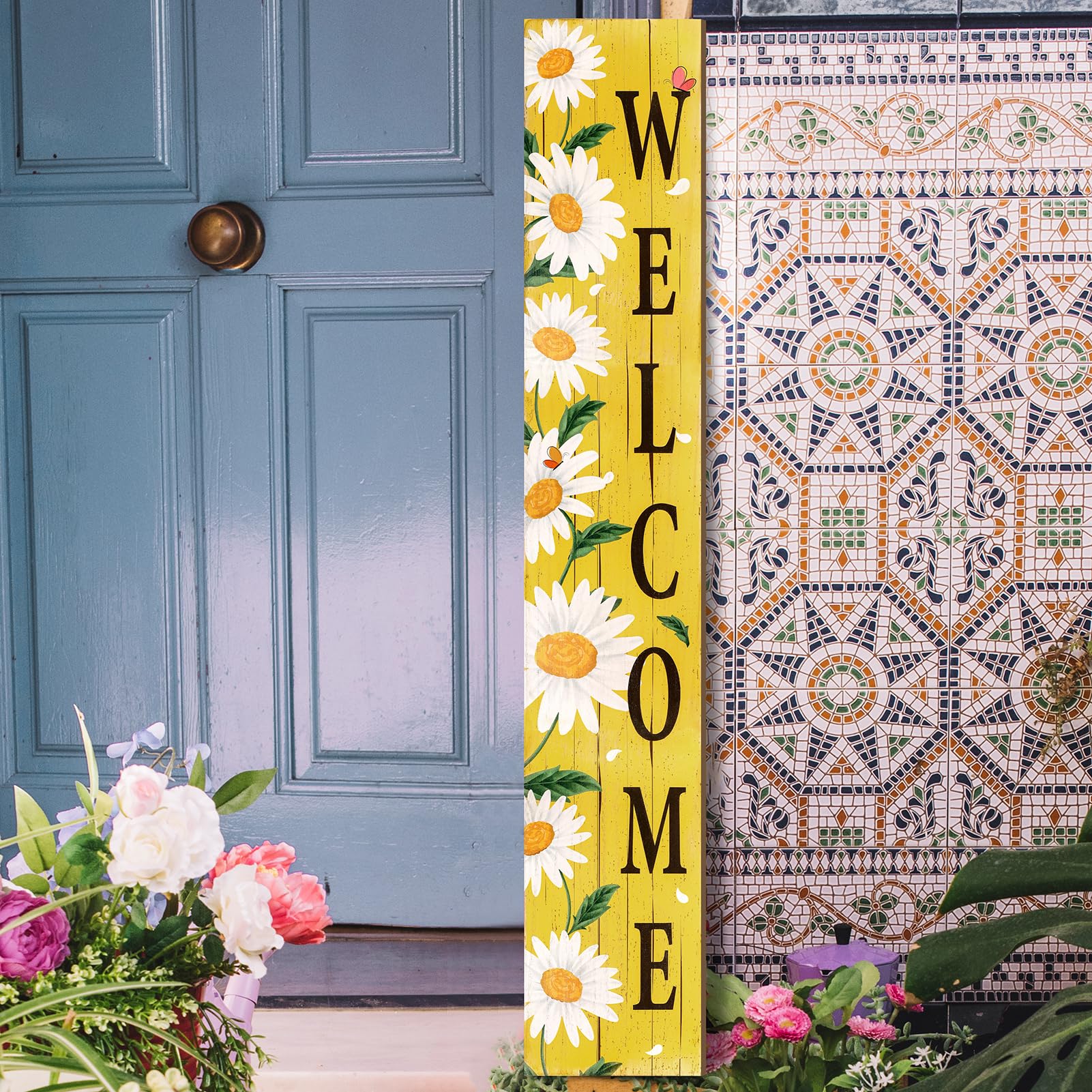 Dlerom wooden sign on entryway wall, inviting welcome message