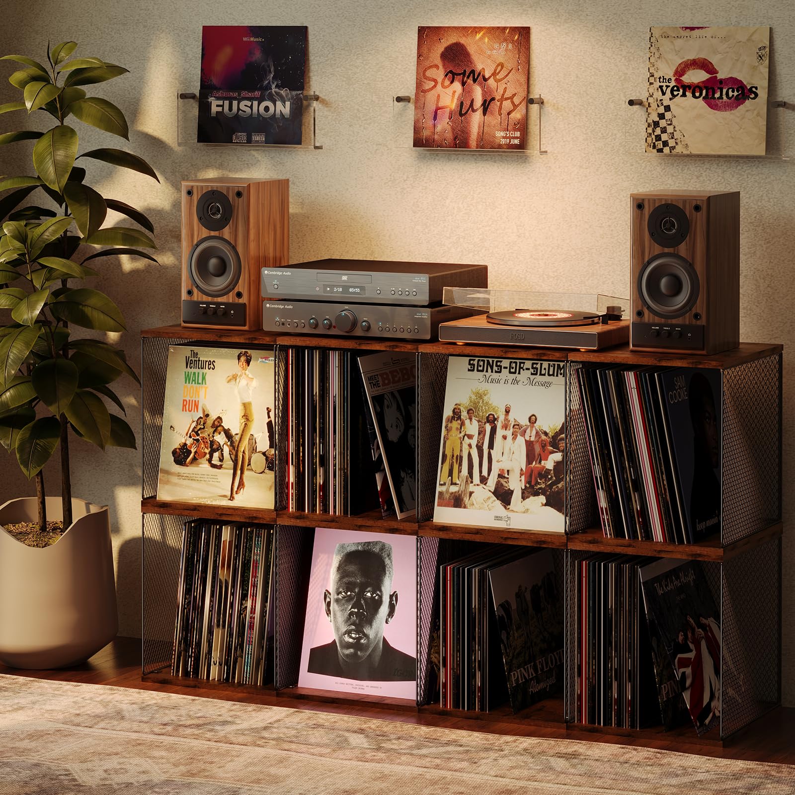 Dmevkic 3 Cube storage close-up highlights natural wood texture and sturdy metal frame.