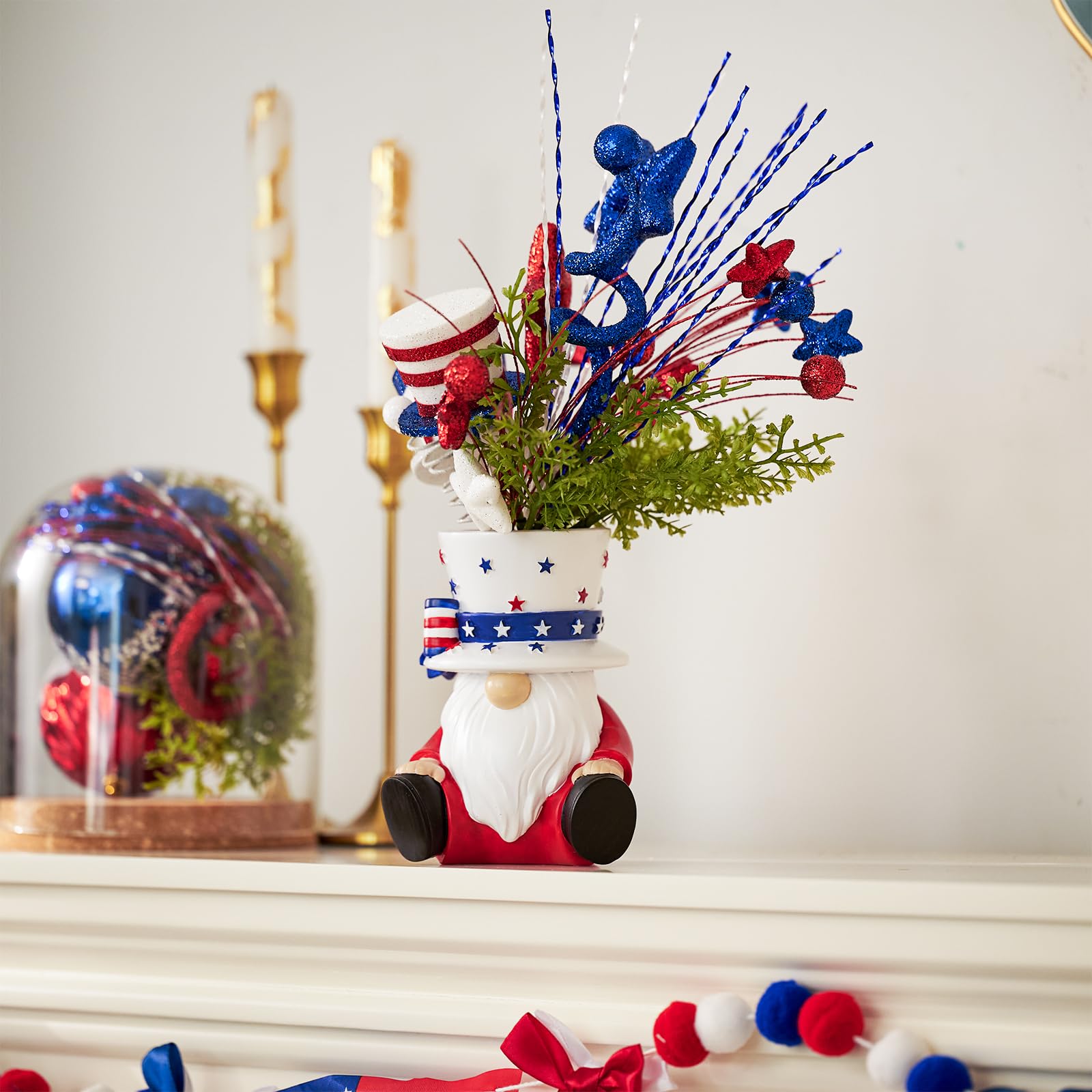 DN DECONATION glitter stars and berries add festive sparkle for celebrations.