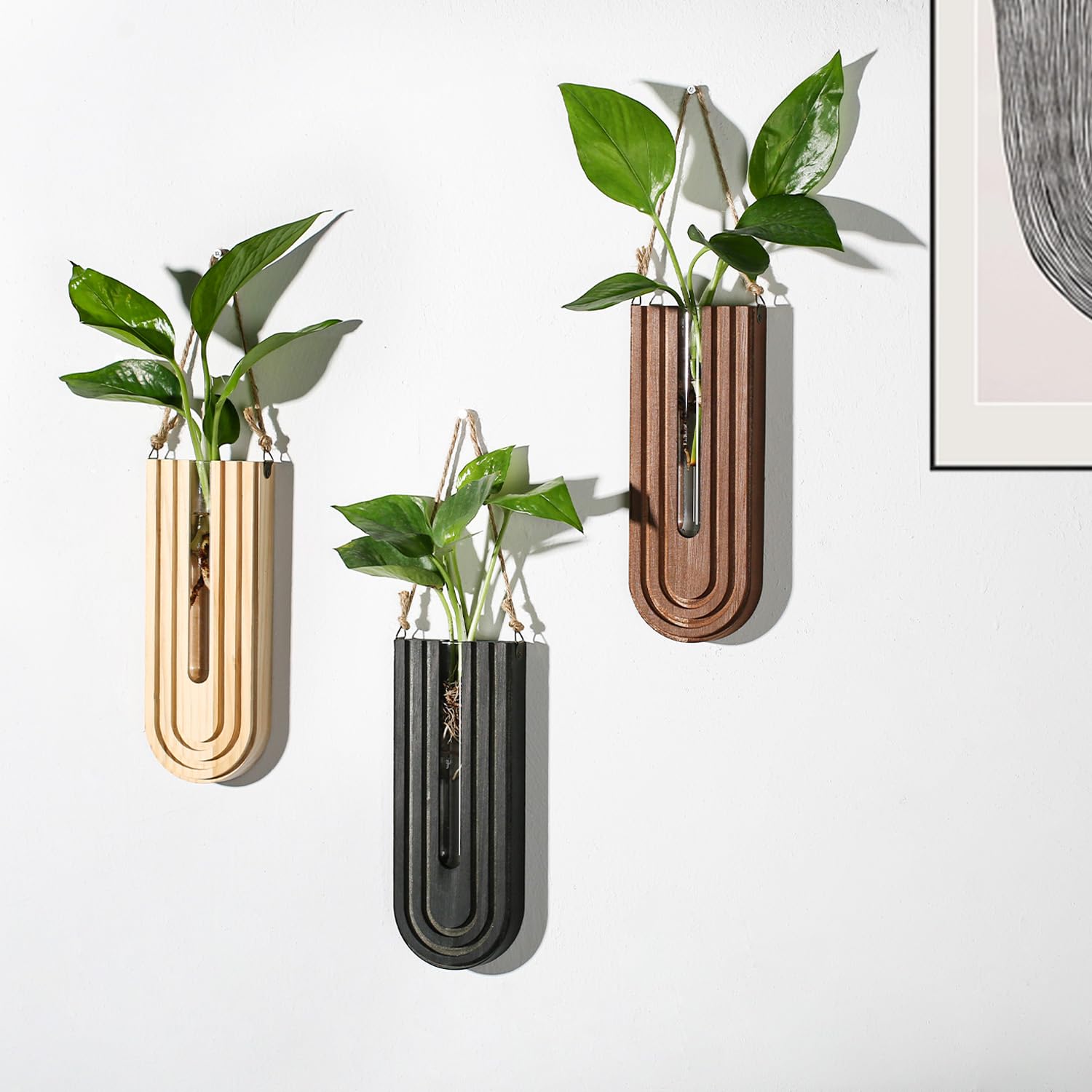 Dnnnii wall-mount hardware and template for easy installation.