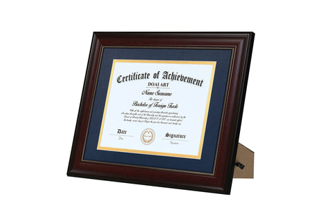 Detail of molding on DOAI ART diploma frame shows sturdy construction and classic silhouette.