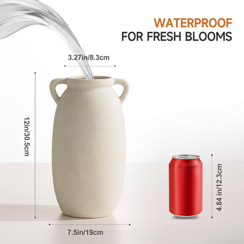 Dobbyby vase with dried pampas grass for lasting decor.