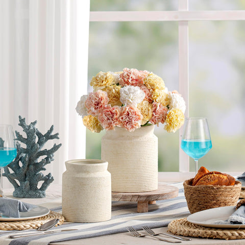 Dobbyby gift-ready vase ships securely for housewarmings and celebrations.