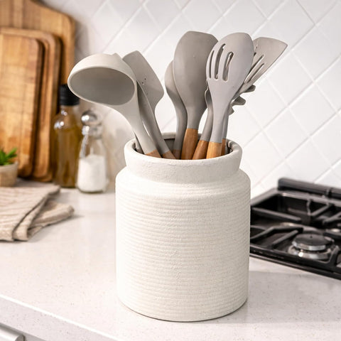 Dobbyby small centerpiece vase fits on tabletops and shelves.