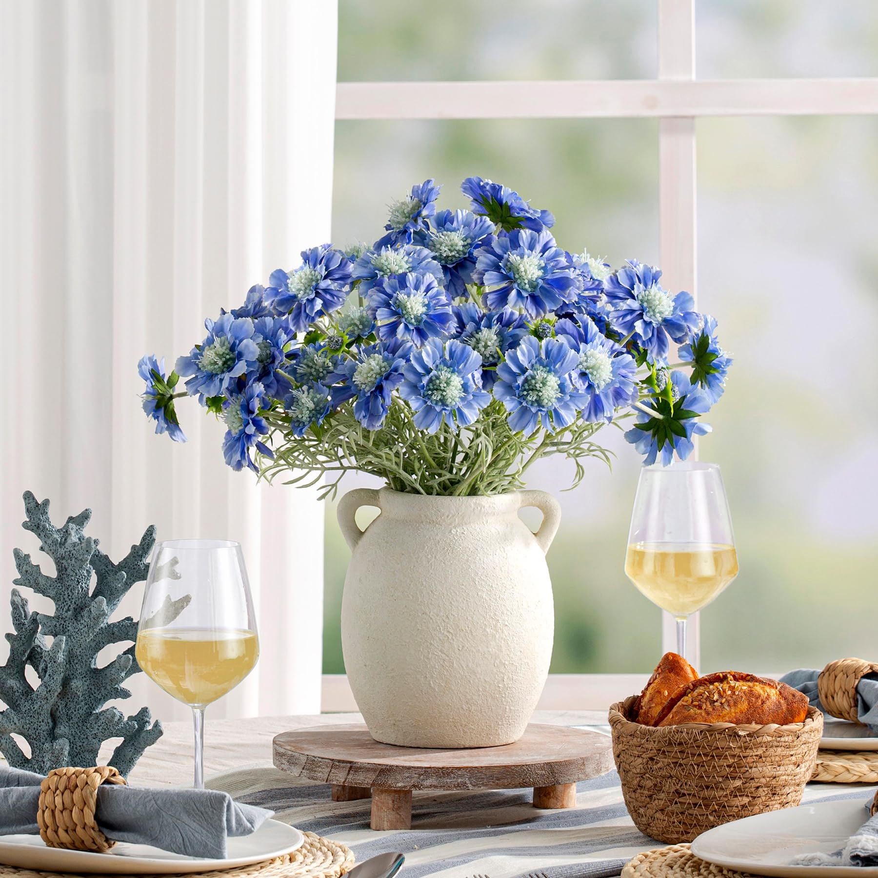 Dobbyby table centerpiece vase ideal for weddings and gatherings.