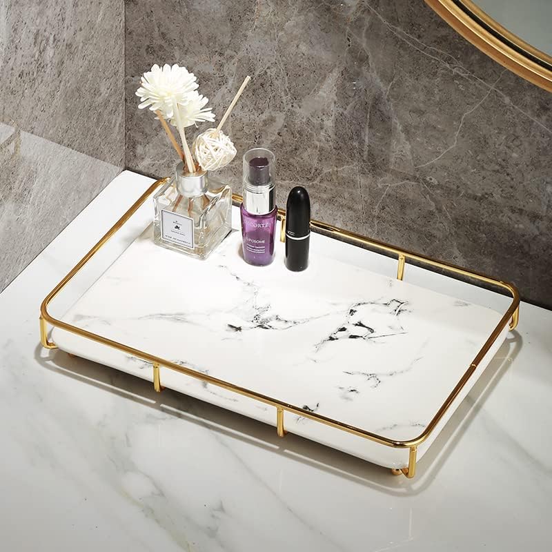 Dobbyby vanity tray is lightweight yet sturdy for daily use.