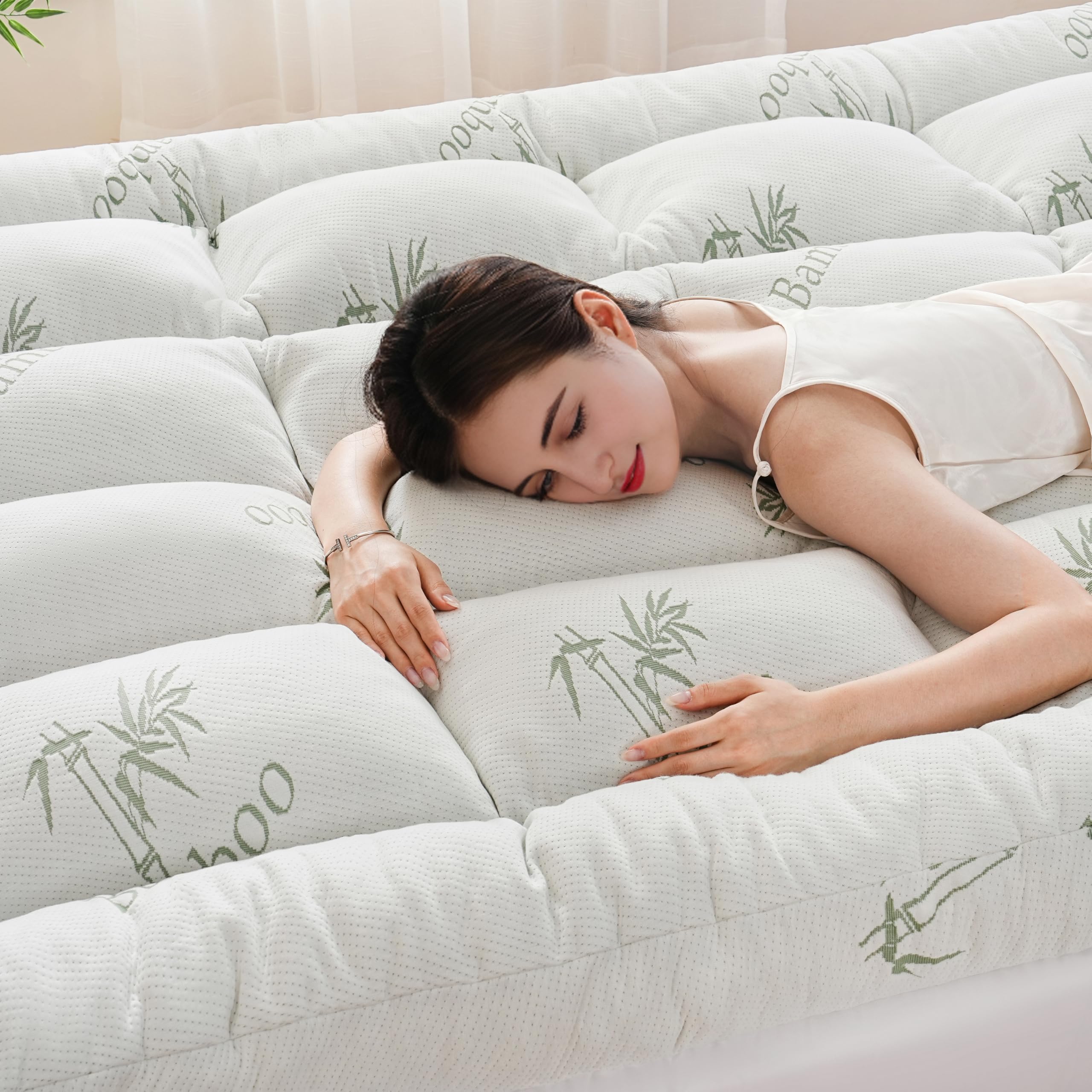 DOWNCOOL king topper with 360-pocket fits securely on beds all night
