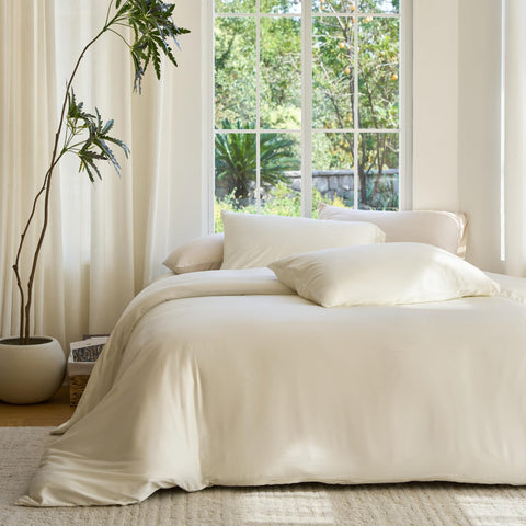DOZ duvet cover set ivory close-up showing soft sateen weave for gentle skin comfort