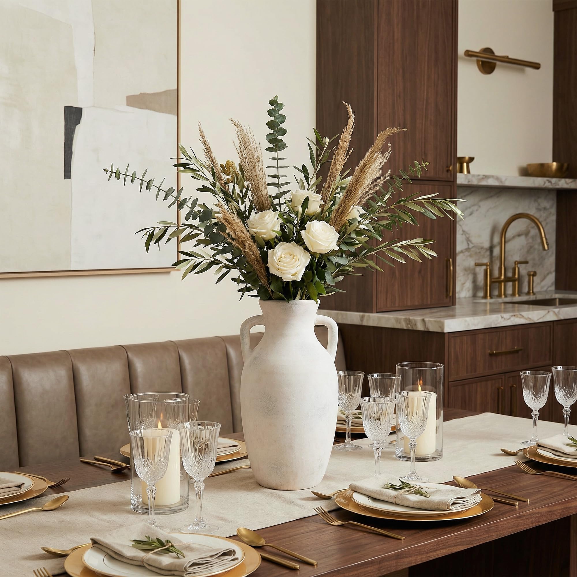 DREAMLOOM mantel display vase highlights sturdy craftsmanship and waterproof finish