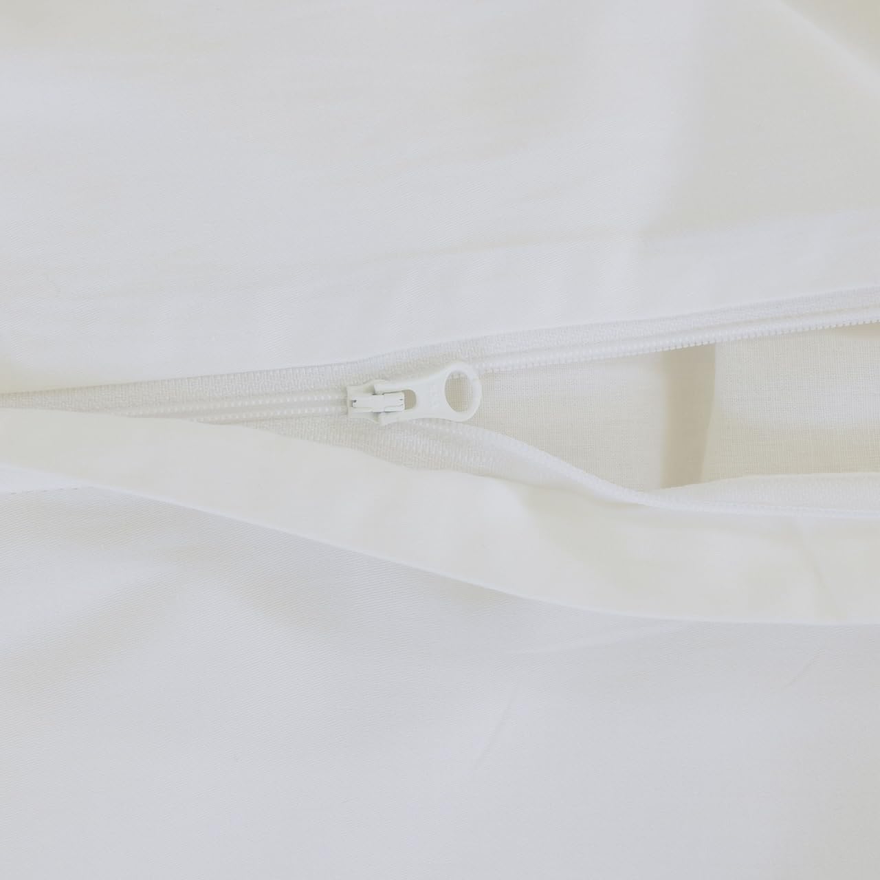 Dreamology 100 percent cotton texture demonstrating breathable softness