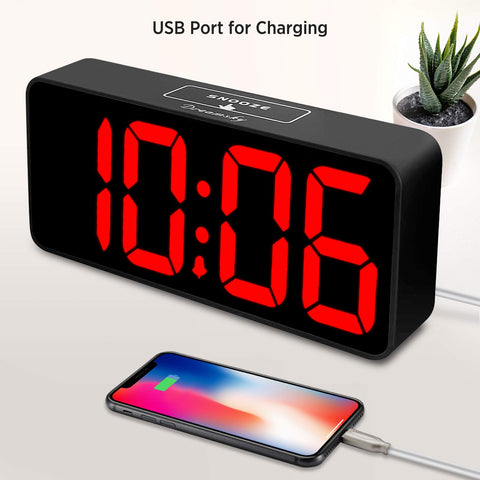 DreamSky adjustable alarm volume lets you choose a wake-up tone.