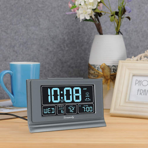 DreamSky clock shows auto DST and timezone support for accurate local time