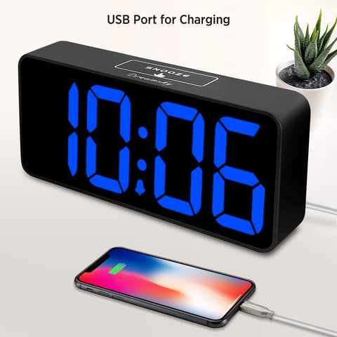 DreamSky easy setup clock makes time and alarm adjustments stress-free.