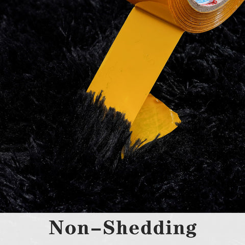 Dssimo 8x10 rug non-slip base; resistant to movement.