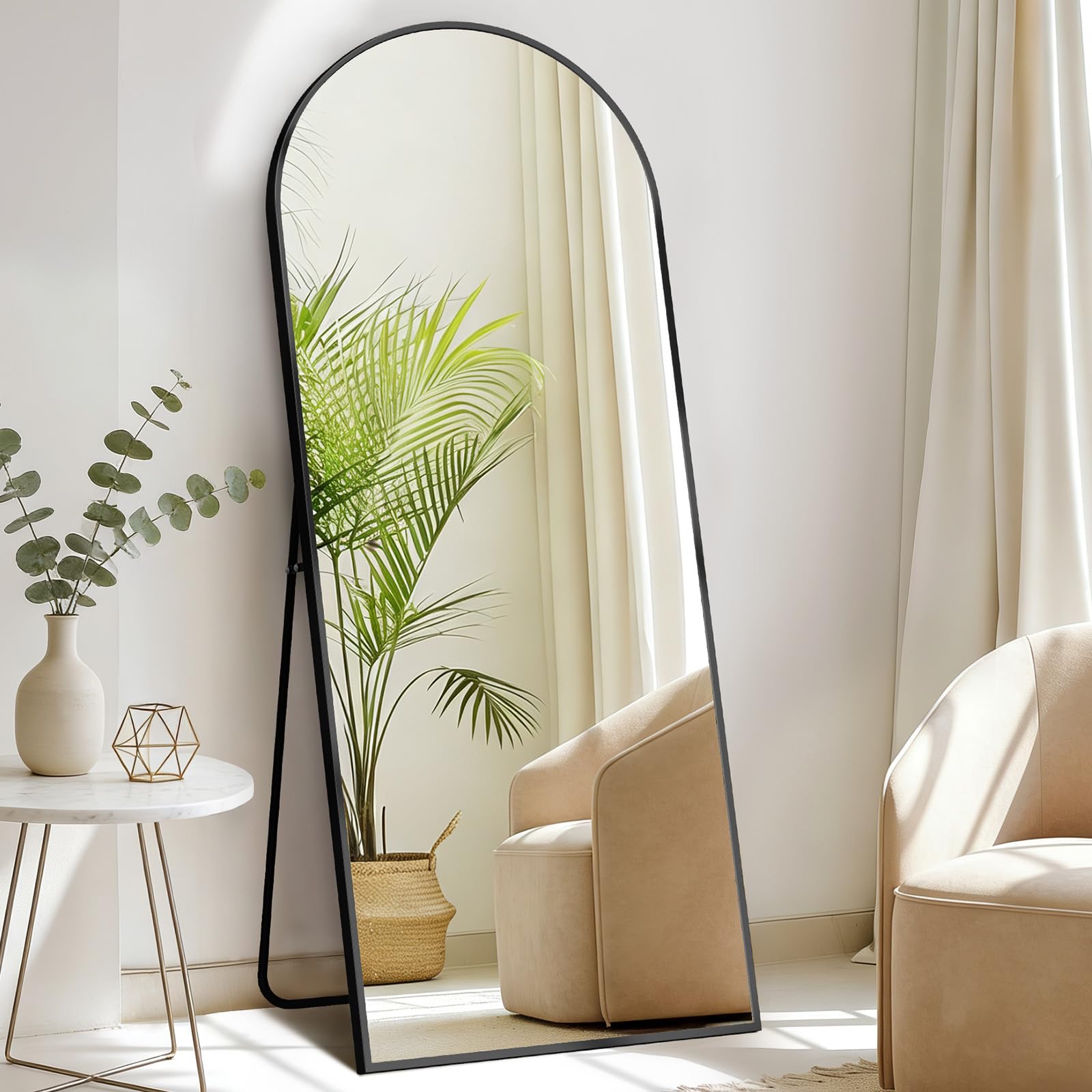 DUMOS mirror in a bedroom setup highlighting size and style