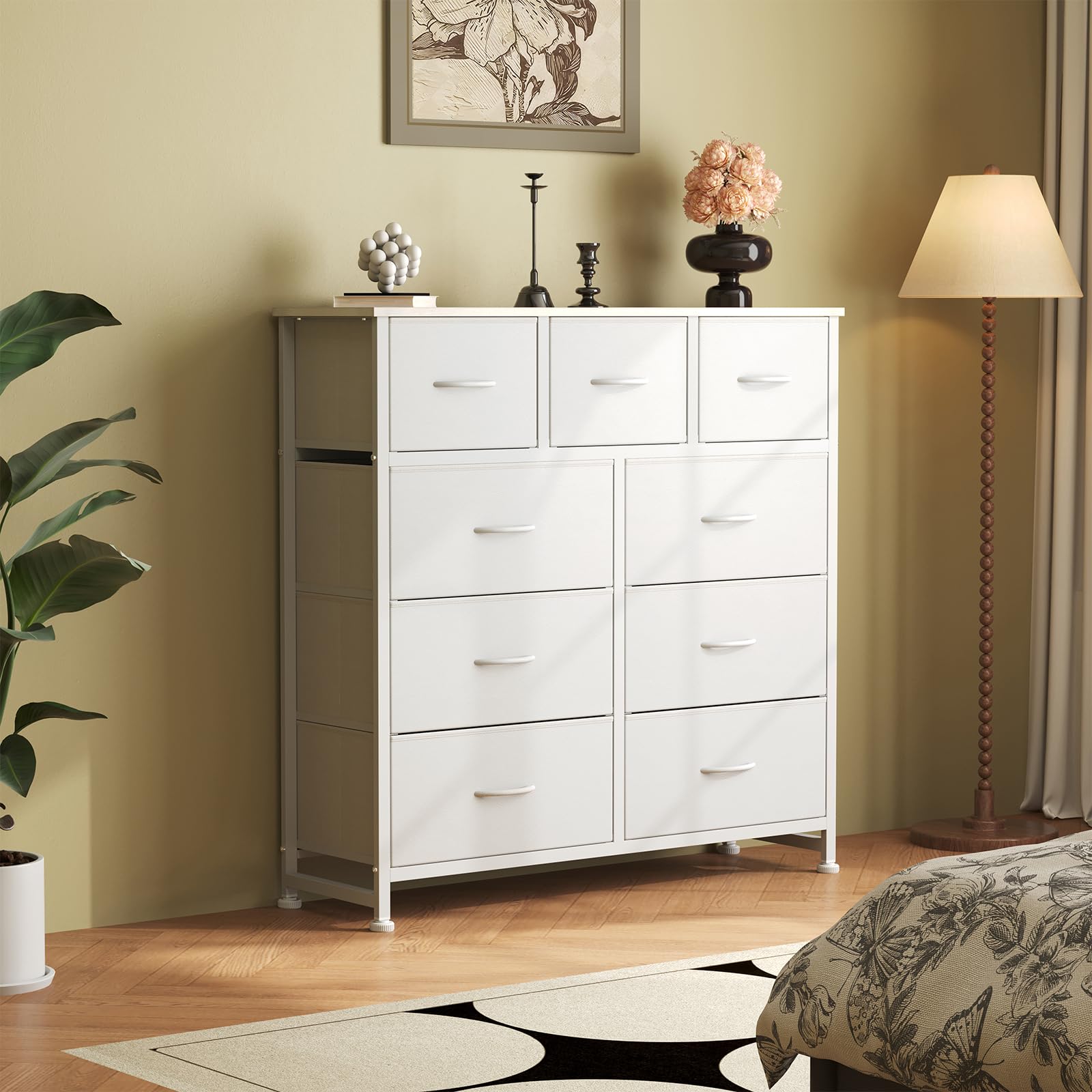 DUMOS dresser includes clear assembly instructions and helpful video guide.