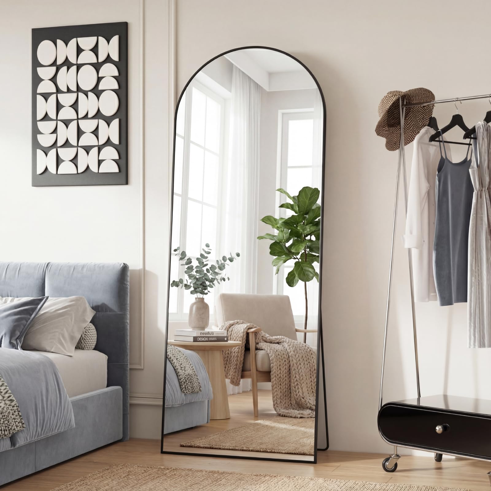 DUMOS nano tempered glass mirror offers crystal clarity with safety during grooming.