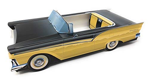 Dunwoody Classic Cars close-up of 1950s car cardboard replica.