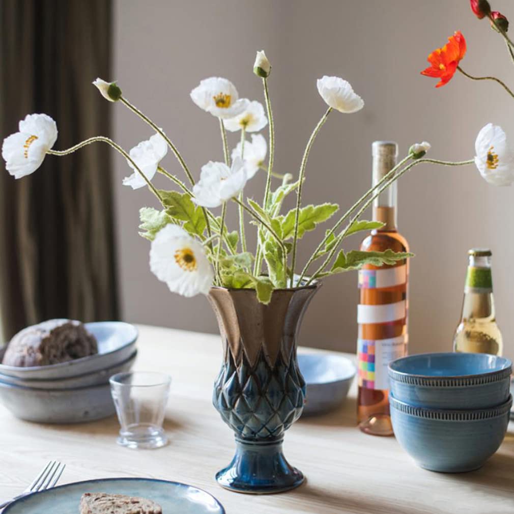 Close-up of DUYONE poppy blooms highlighting pastel tones and flocked texture