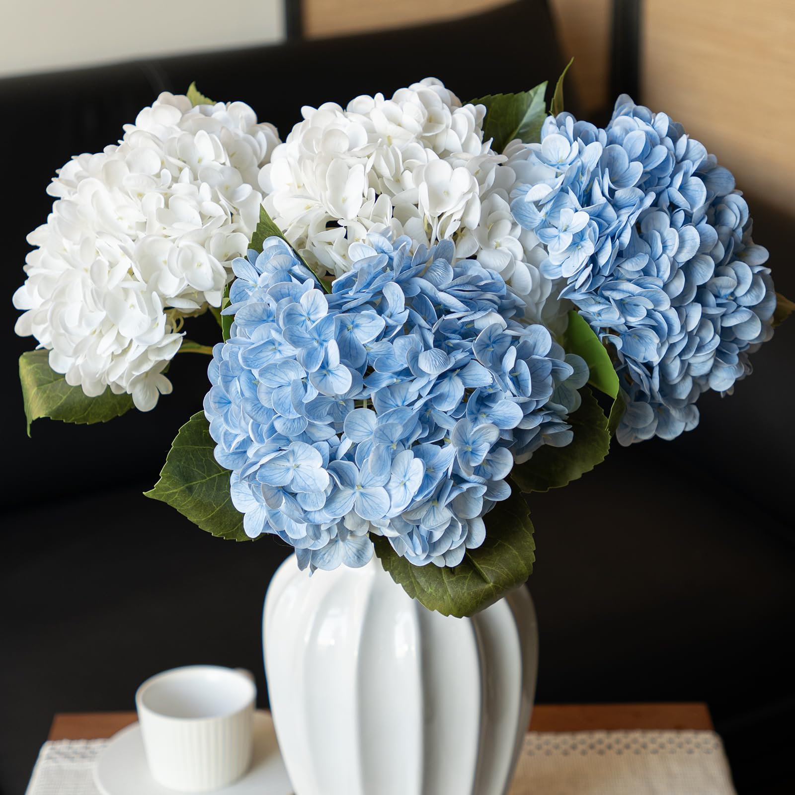 DUYONE hydrangea bouquet water-drop effect enhances outdoor setups.