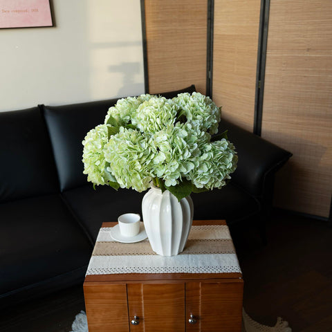 DUYONE hydrangea leaf detail emphasizes natural realism in any arrangement.