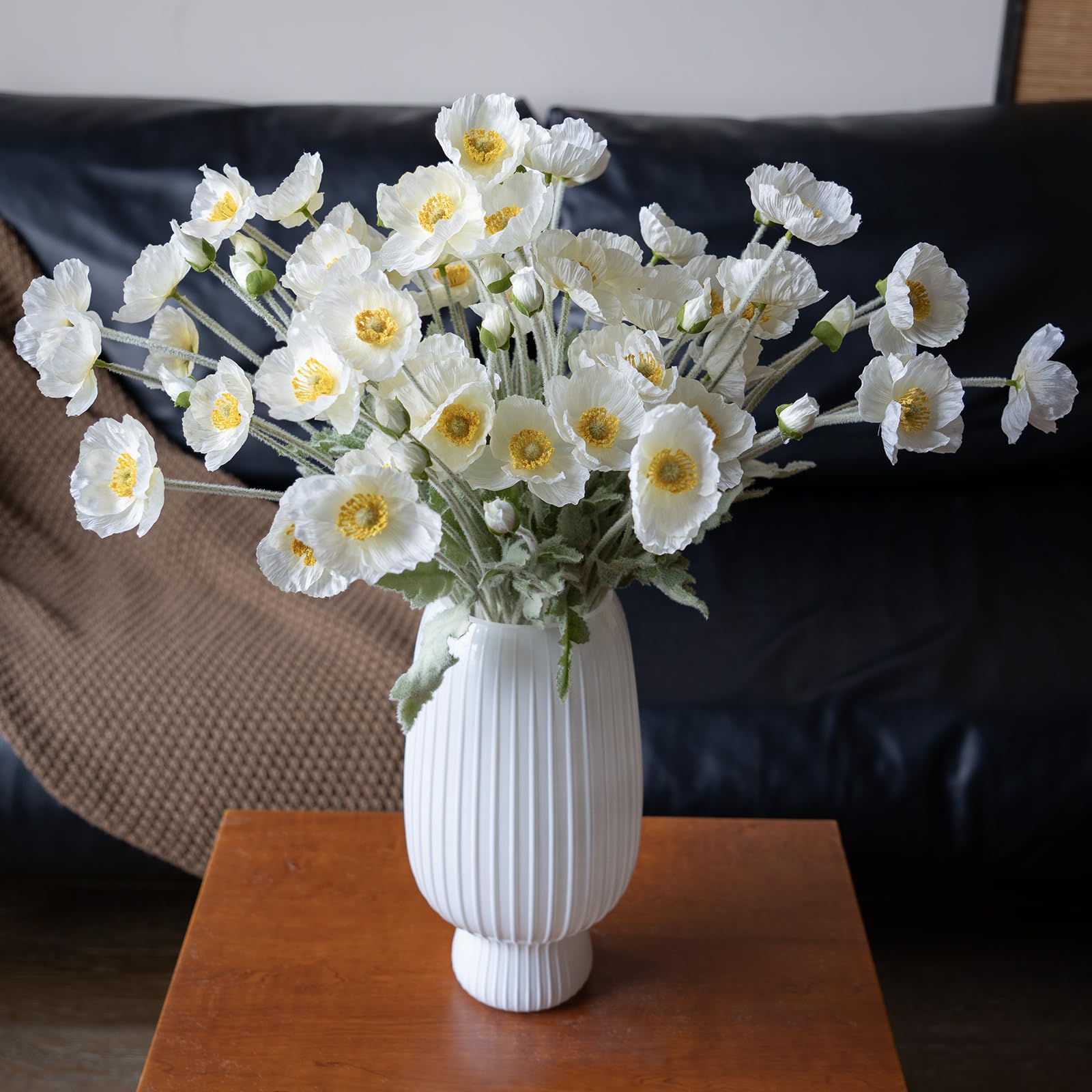 DUYONE office and cafe decor idea using white poppy display