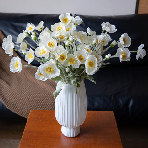 DUYONE office and cafe decor idea using white poppy display