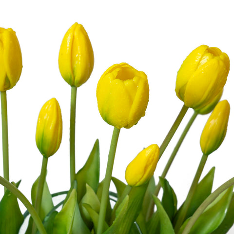 DUYONE tulips with bendable stems to fit any vase.
