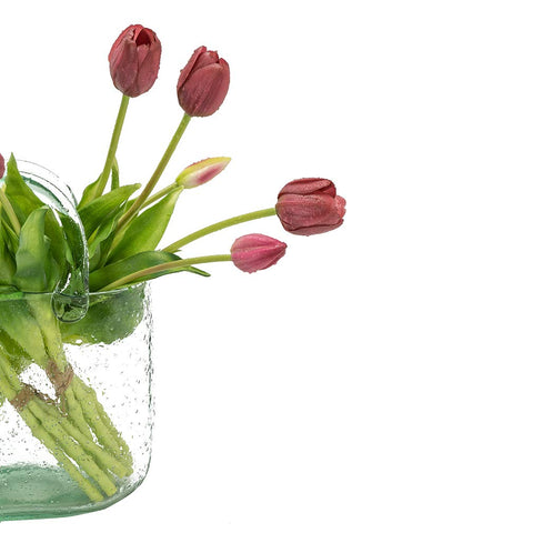 DUYONE latex tulips feature iron-wire stems for easy bending and versatile DIY arrangements.