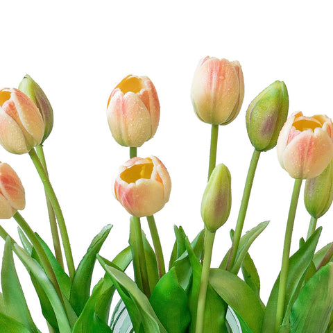 DUYONE tulips bendable stems allow easy vase shaping.