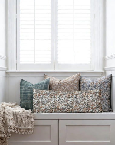 Duzziyyaa lumbar pillow cover suitable for beds and sofas.