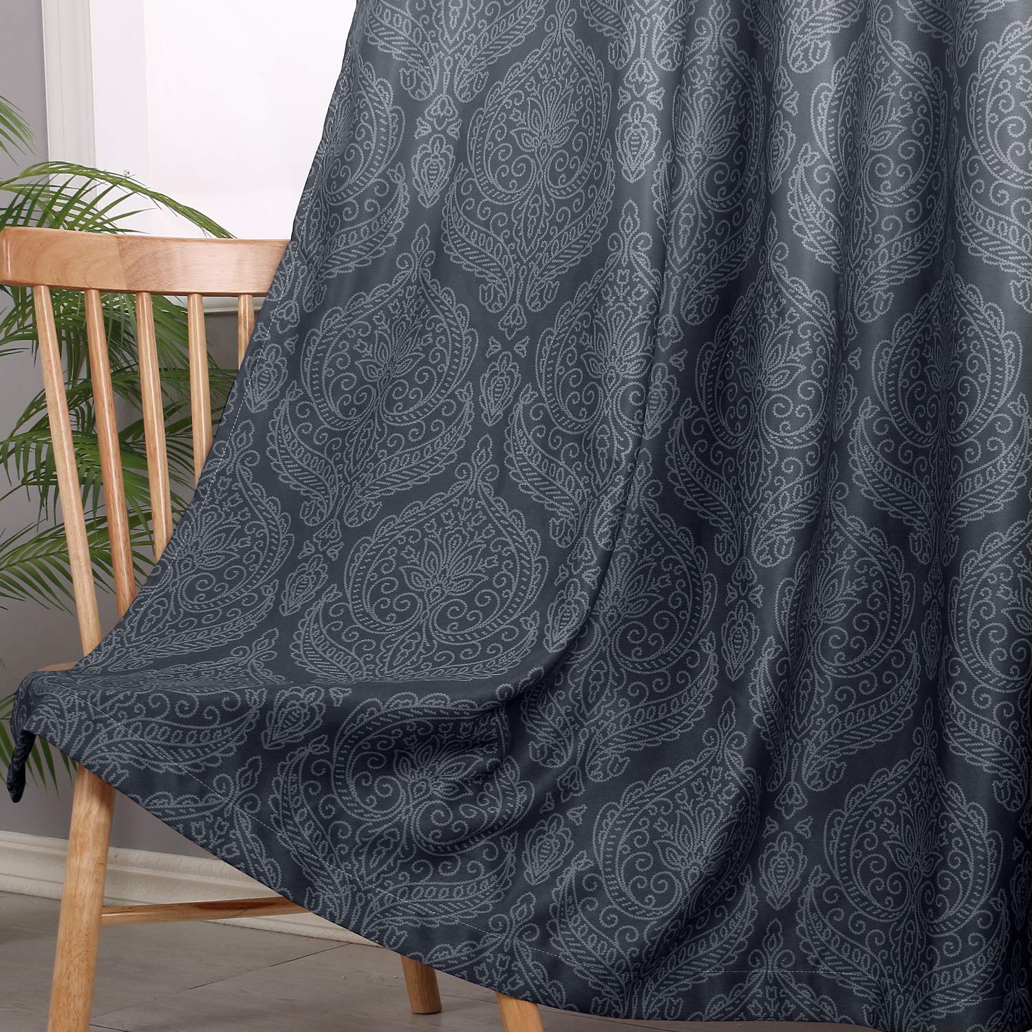 DWCN Ombre blackout curtains visually show insulation to balance room temperature.
