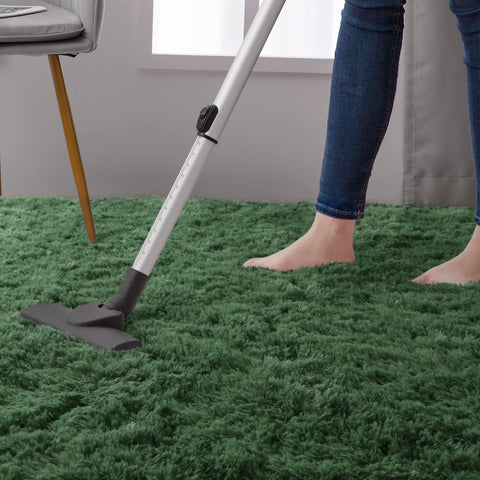 DweIke machine-washable rug for easy home cleaning.