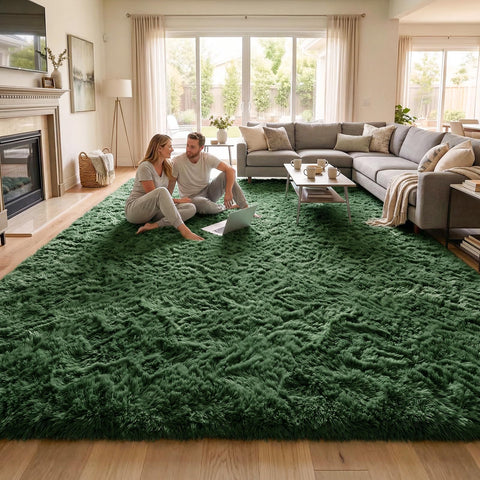 DweIke vacuum-packaged rug arrives compact, unrolls fluffy.