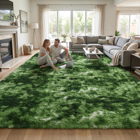 DweIke vacuum-packed rug unfolds flat after unpacking.