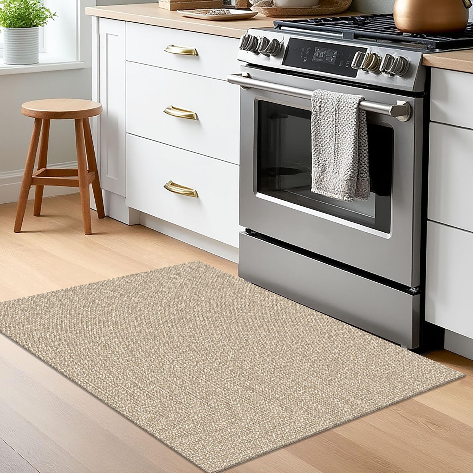 EARTHALL hand-cut edge detail rug with artisanal charm