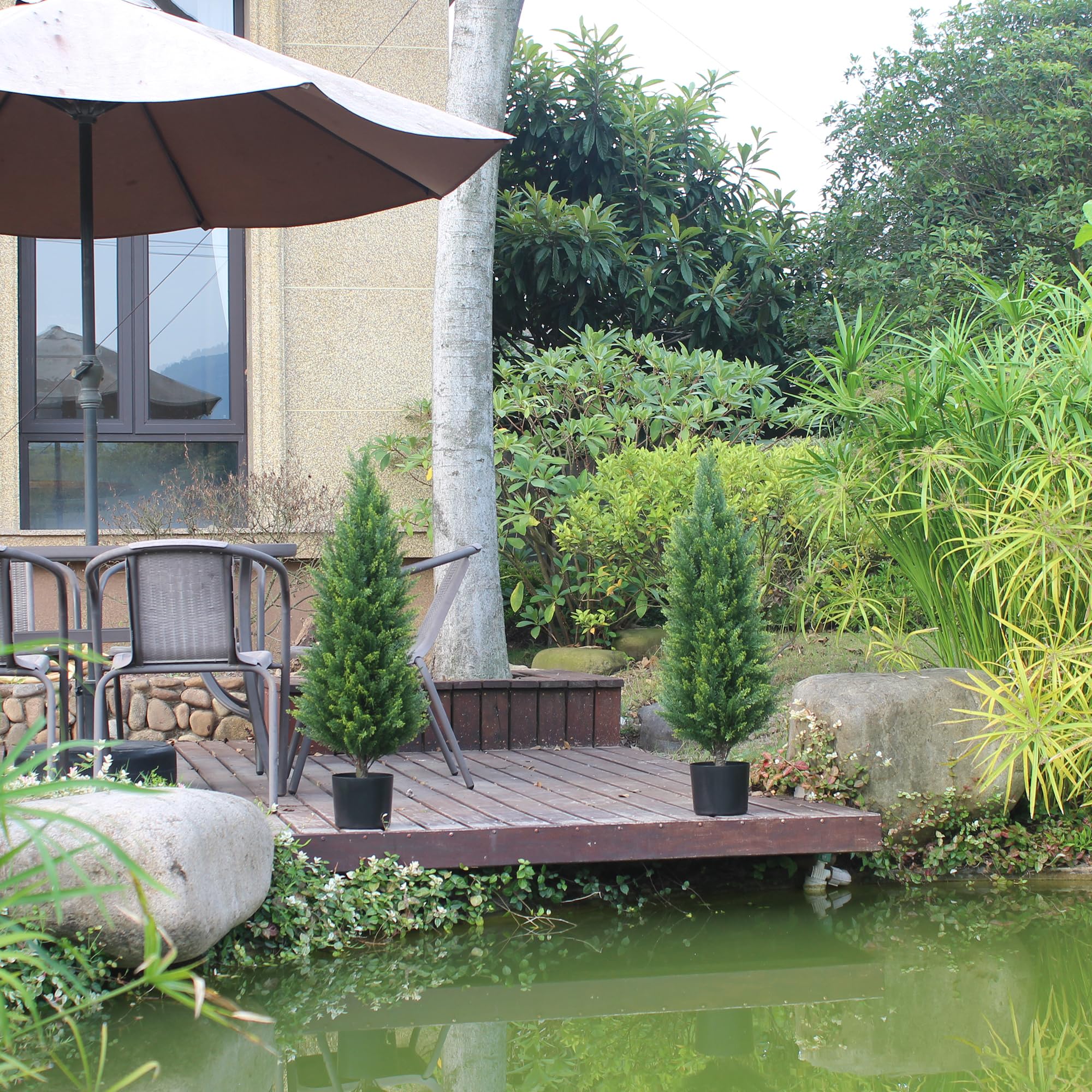 ECOLVANT pair creates balanced symmetry for entryways or patios.