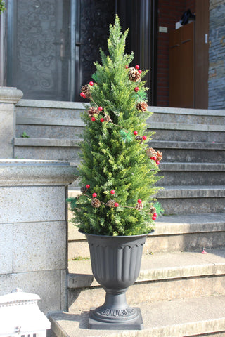 ECOLVANT maintenance-free topiary requiring no watering or pruning.
