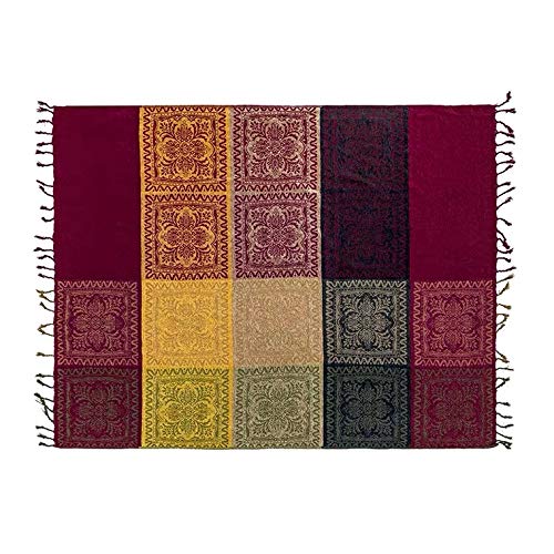 Edcooy Boho Throw Blanket edges detail; durability and jacquard pattern.