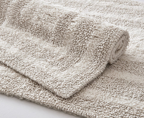 Eddie Bauer Logan Beige rug ideal for quick-dry, post-shower routines