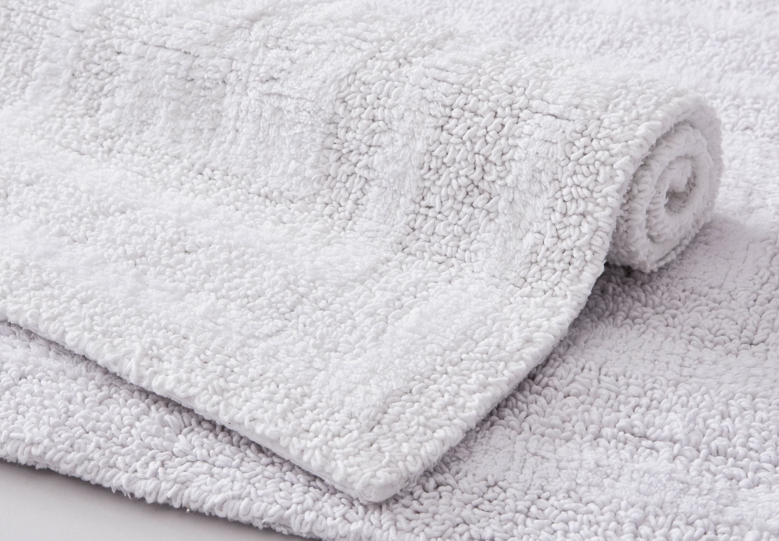 Soft, plush cotton meets everyday use in a durable Eddie Bauer design.